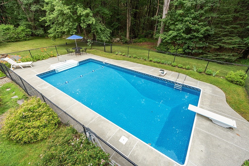 61 Colony Road Westminster, MA 01473 - Photo 6 of 42