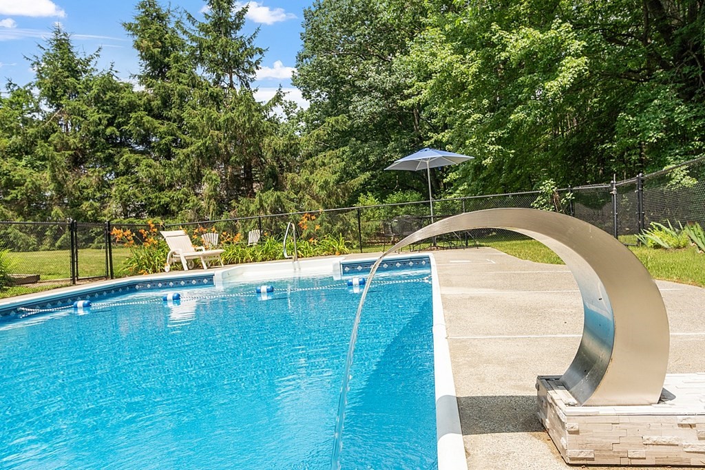 61 Colony Road Westminster, MA 01473 - Photo 7 of 42