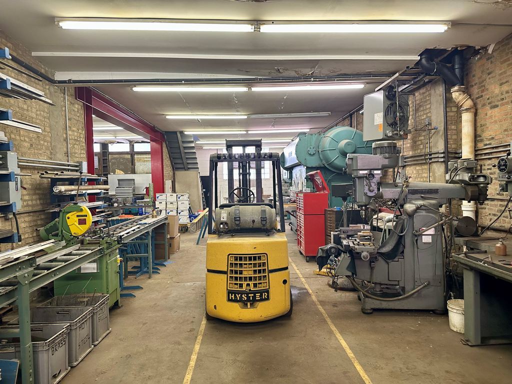 1906 North Milwaukee Avenue Chicago, IL 60647 - Photo 7 of 23 a view of gym equipment