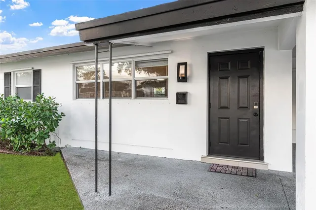 a view of a porch of the house
