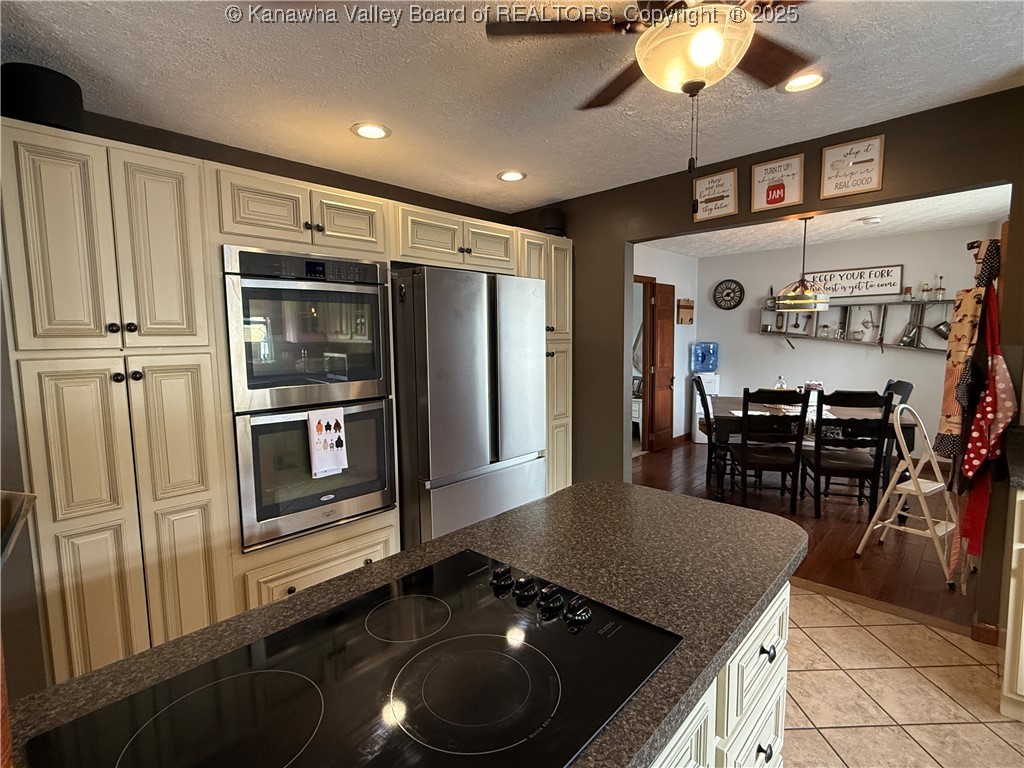 1 Wakefield Road Point Pleasant, WV 25550 - Photo 9 of 28 Kitchen and dining