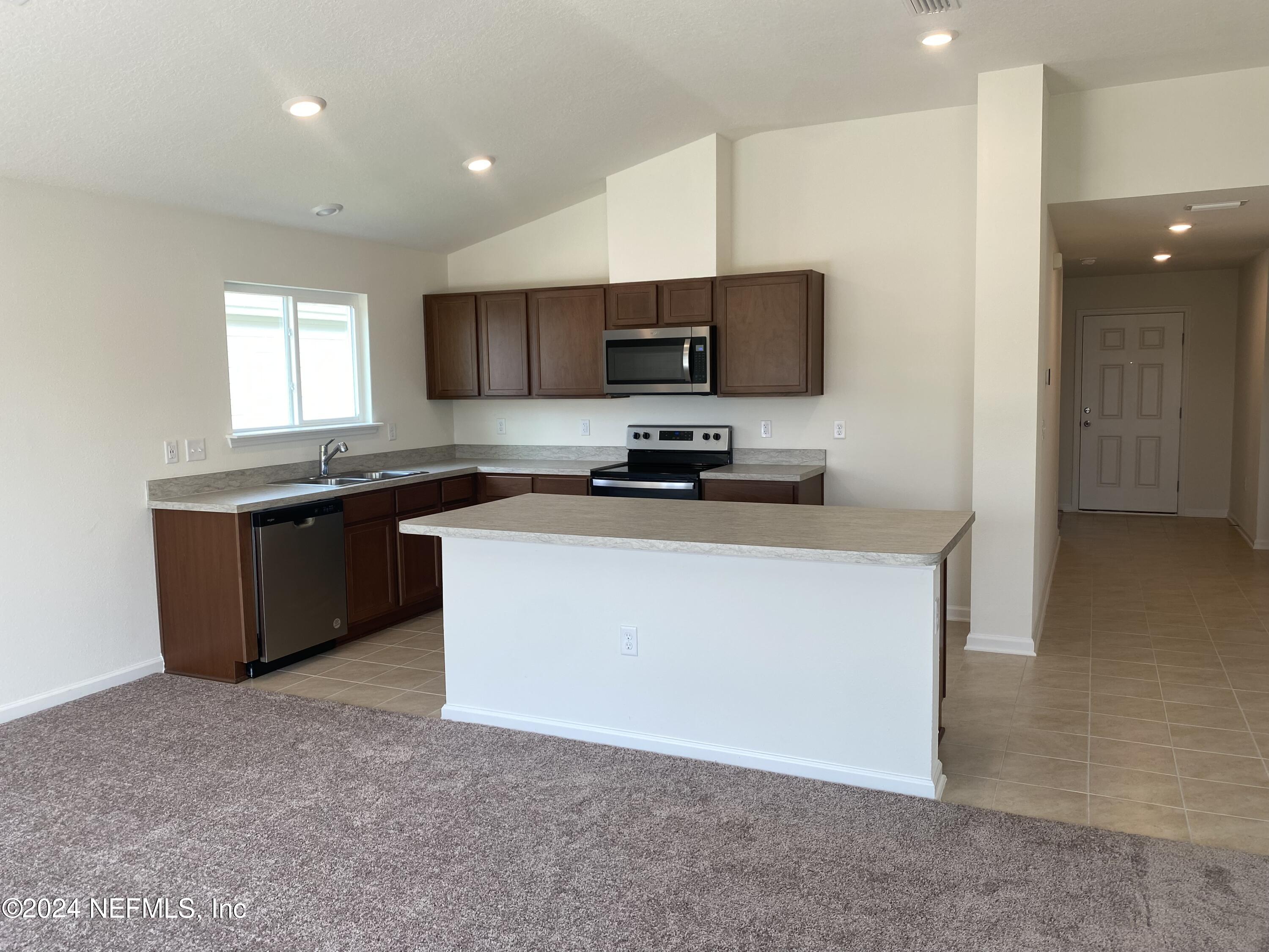 7912 Rippa Vly Way Jacksonville, FL 32222 - Photo 2 of 15 2- Kitchen