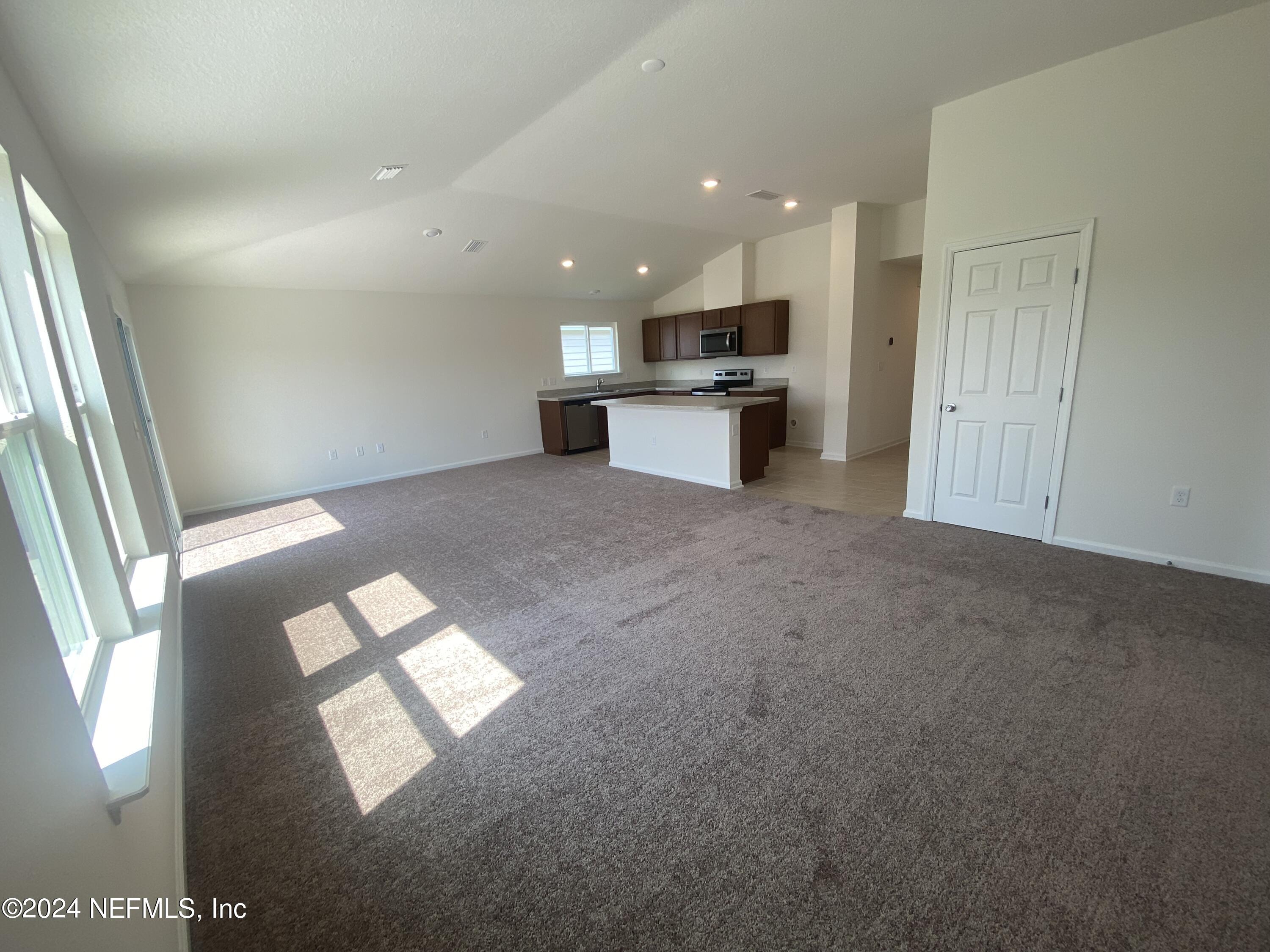 7912 Rippa Vly Way Jacksonville, FL 32222 - Photo 4 of 15 4 - Great Room