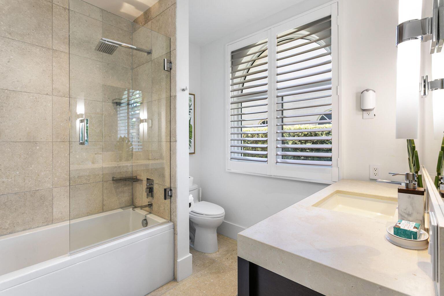 215 Island Drive Jupiter, FL 33477 - Photo 18 of 25 215 Island Drive