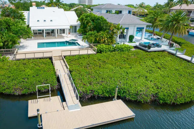 $7,695,000 | 215 Island Drive, Jupiter, FL 33477