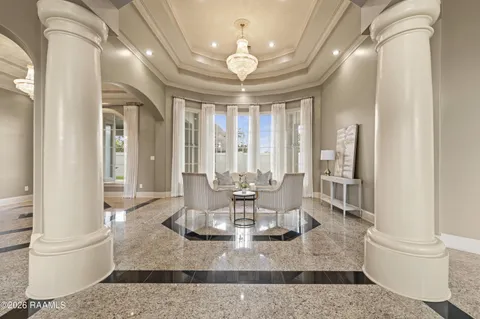 $980,000 | 700 Farmington Drive, Lafayette, LA 70503