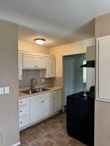 $84,900 | 5616 Parchester Drive, St. Louis, MO 63121