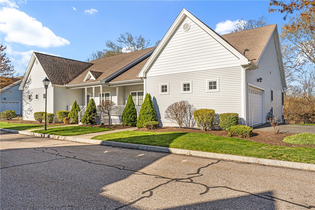 500 Mendon Road, Unit 422 Cumberland, RI 02864 - Photo 2 of 8