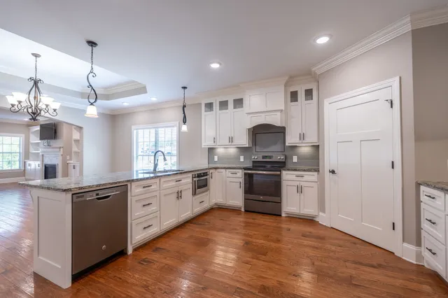 $599,900 | 219 Waterloo Street, Lawrenceburg, TN 38464