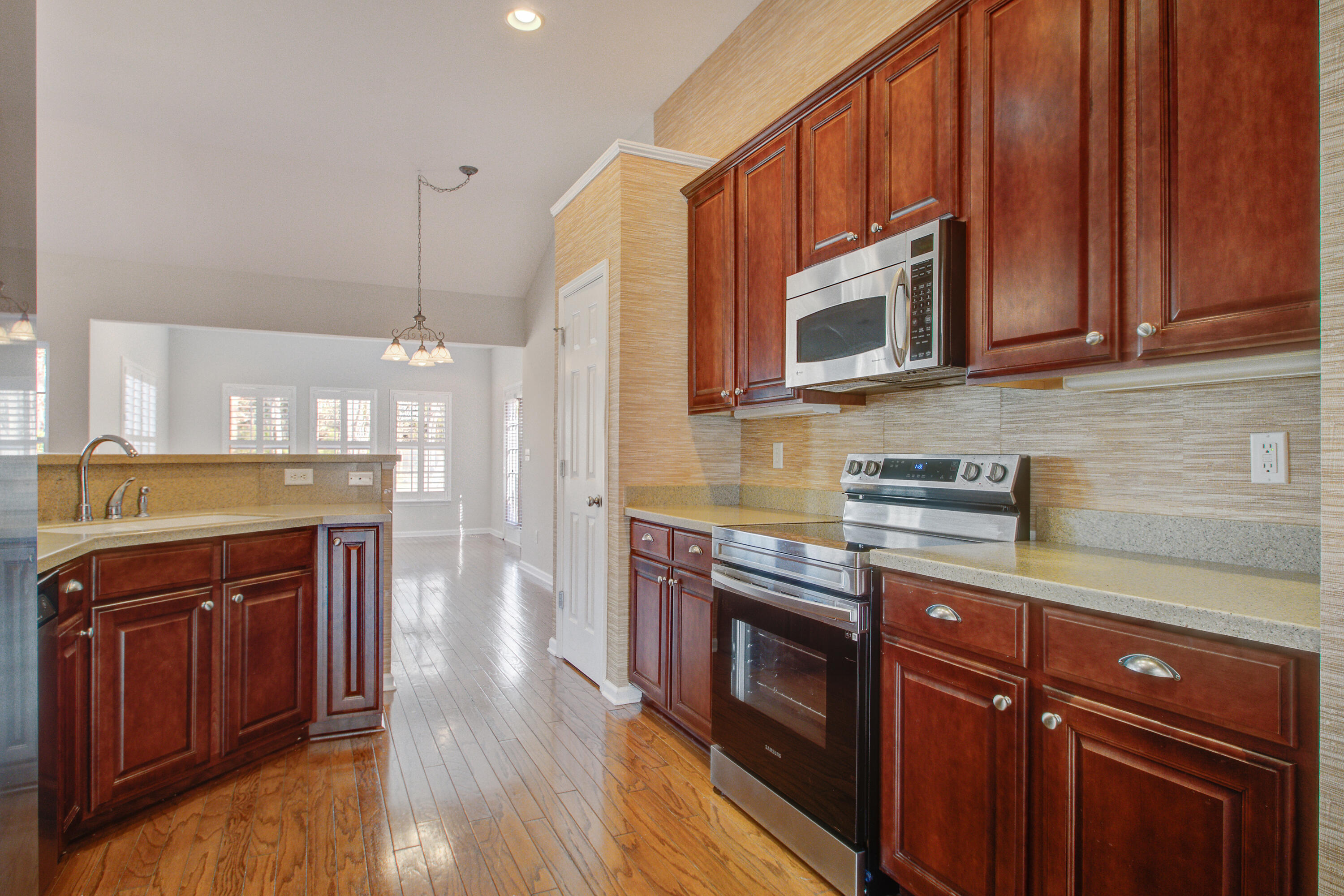 7559 Hawks Circle Hanahan, SC 29410 - Photo 11 of 33 Kitchen