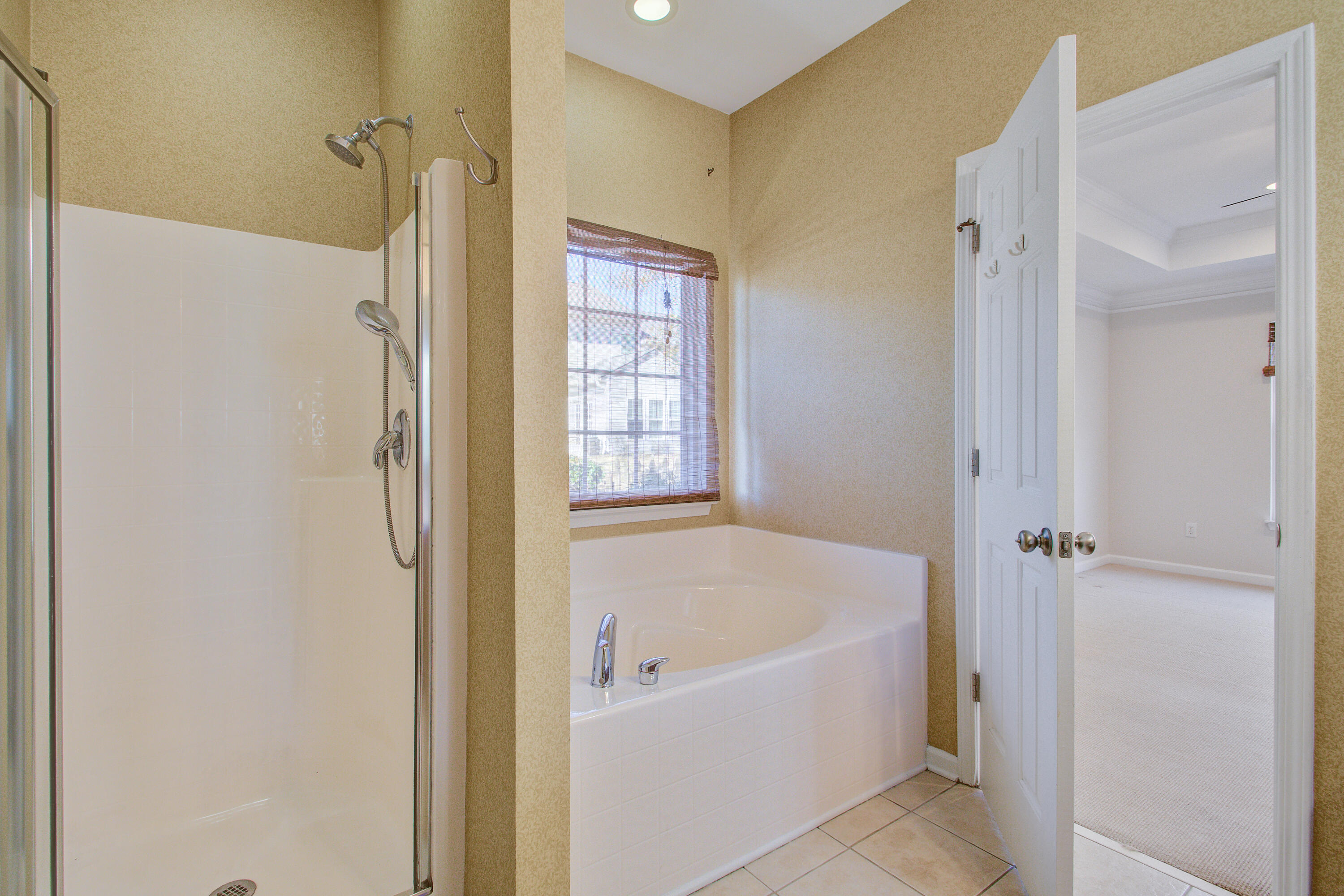 7559 Hawks Circle Hanahan, SC 29410 - Photo 15 of 33 Primary Bath