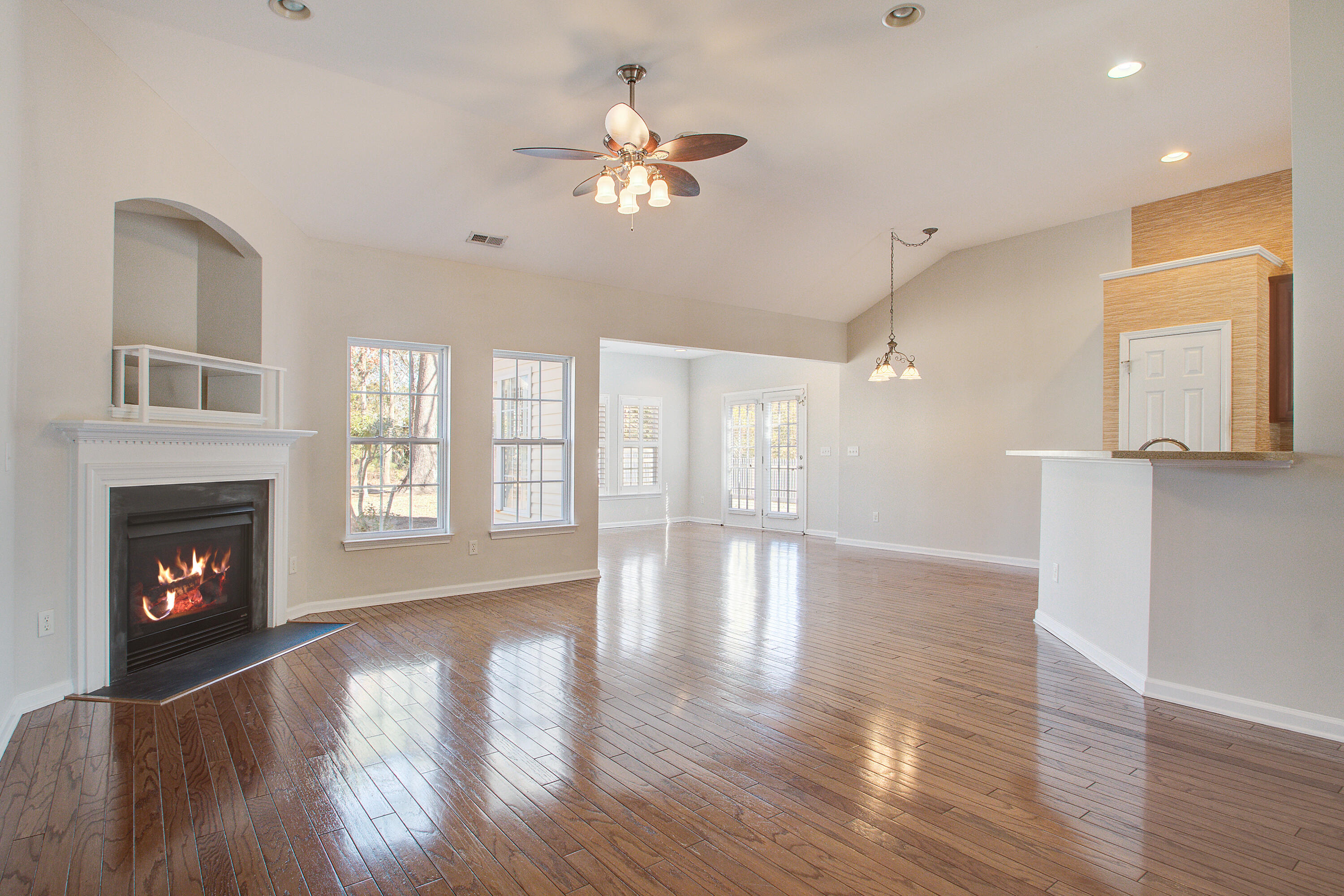 7559 Hawks Circle Hanahan, SC 29410 - Photo 6 of 33 Family Room