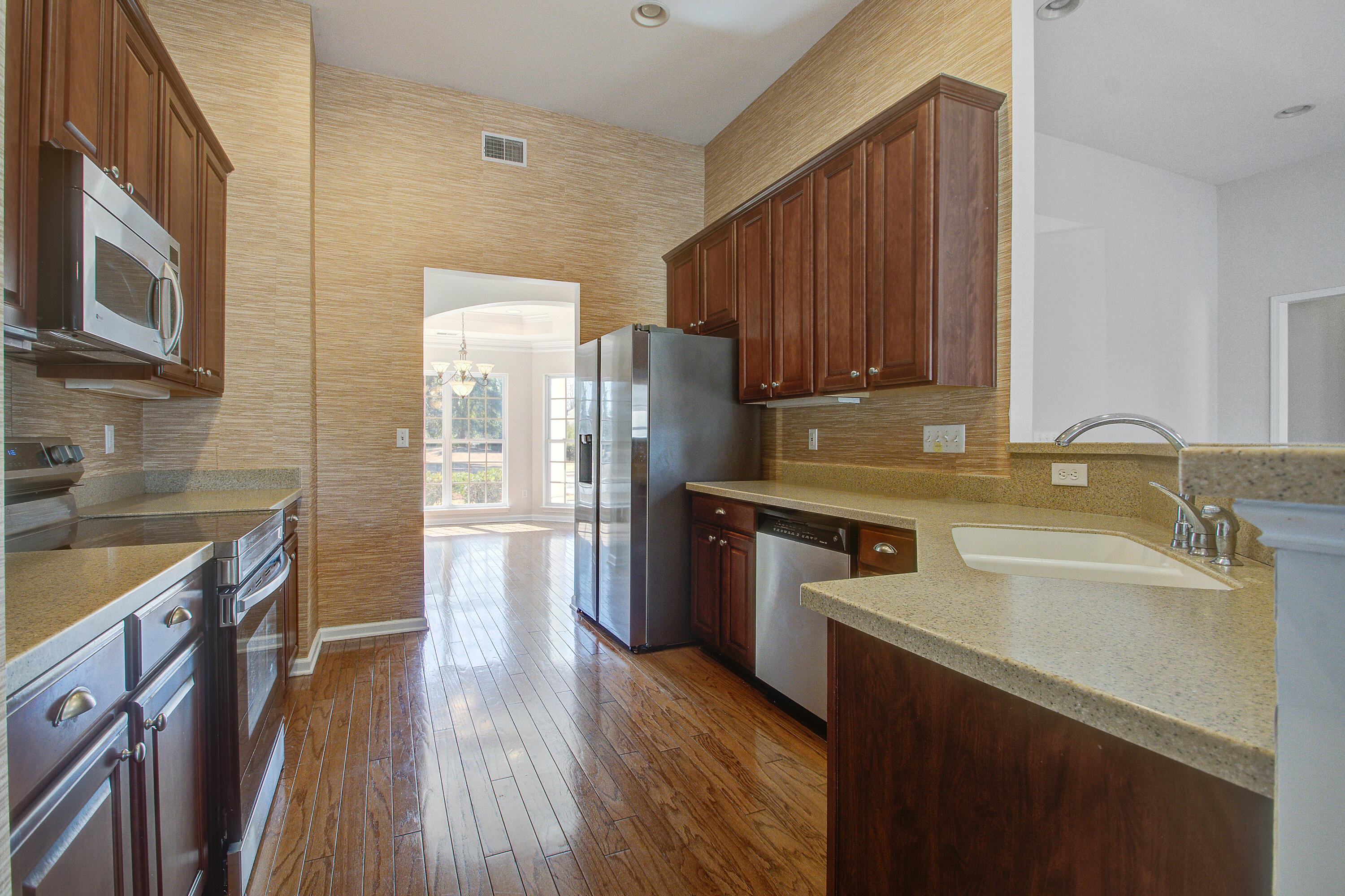 7559 Hawks Circle Hanahan, SC 29410 - Photo 10 of 33 Kitchen