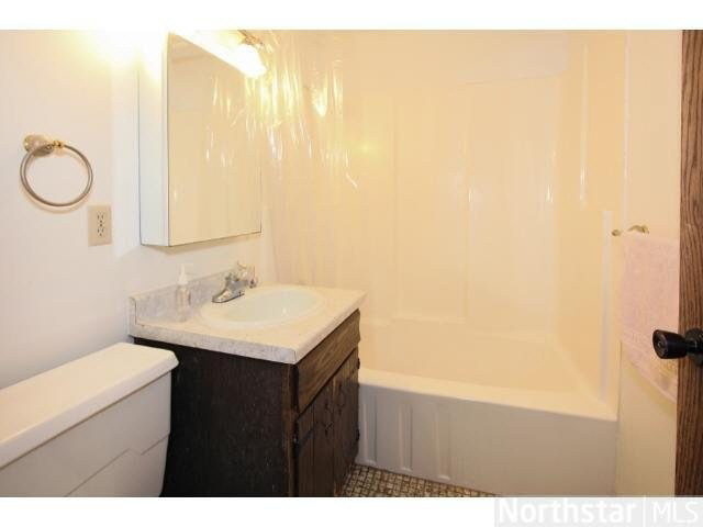 1983 Foxridge Road St. Paul, MN 55119 - Photo 13 of 18 Gallery Image 13