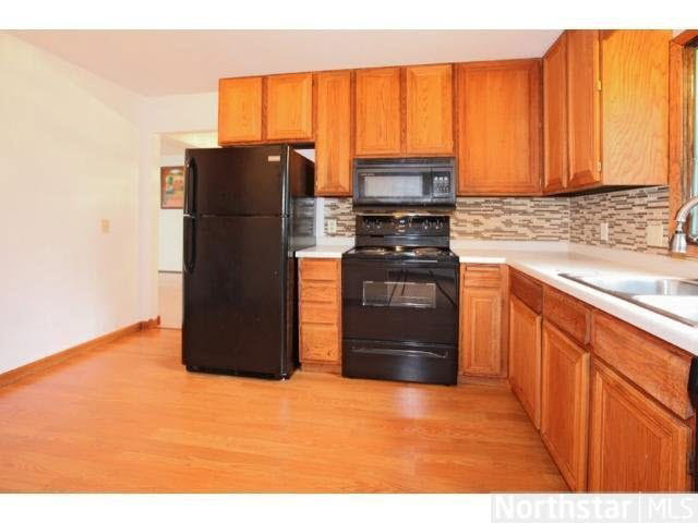 1983 Foxridge Road St. Paul, MN 55119 - Photo 3 of 18 Gallery Image 3