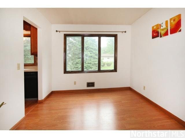 1983 Foxridge Road St. Paul, MN 55119 - Photo 5 of 18 Gallery Image 5