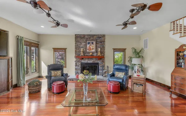 $819,900 | 102 Falcons Cove, Moyock, NC 27958