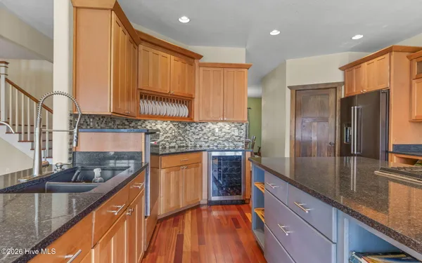 $819,900 | 102 Falcons Cove, Moyock, NC 27958
