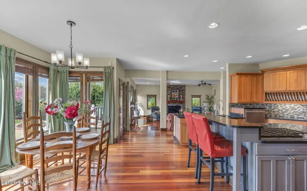 $819,900 | 102 Falcons Cove, Moyock, NC 27958