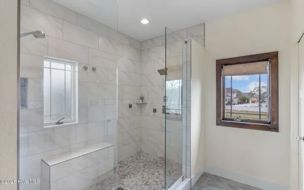 $819,900 | 102 Falcons Cove, Moyock, NC 27958