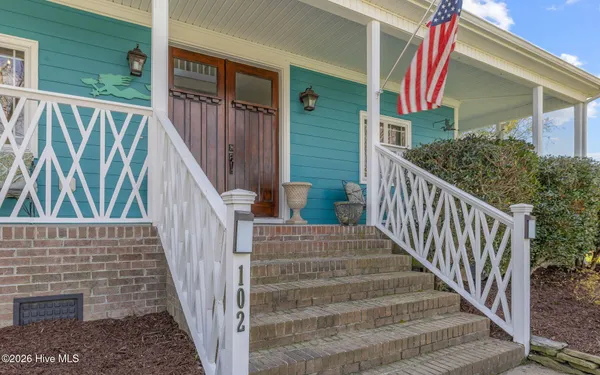 $819,900 | 102 Falcons Cove, Moyock, NC 27958