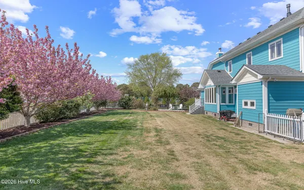 $819,900 | 102 Falcons Cove, Moyock, NC 27958