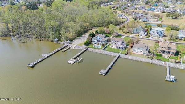 $819,900 | 102 Falcons Cove, Moyock, NC 27958