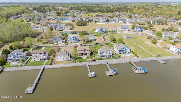 $819,900 | 102 Falcons Cove, Moyock, NC 27958
