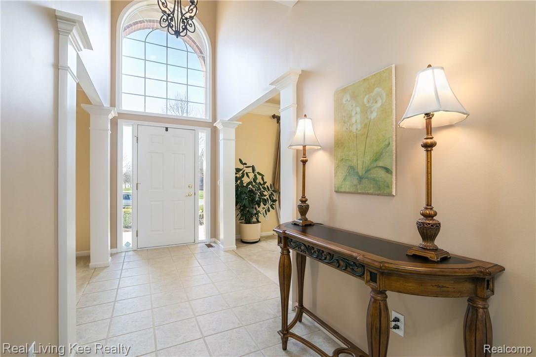 4059 Wincrest Lane Rochester, MI 48306 - Photo 6 of 54 4059 Wincrest Ln-6.jpg