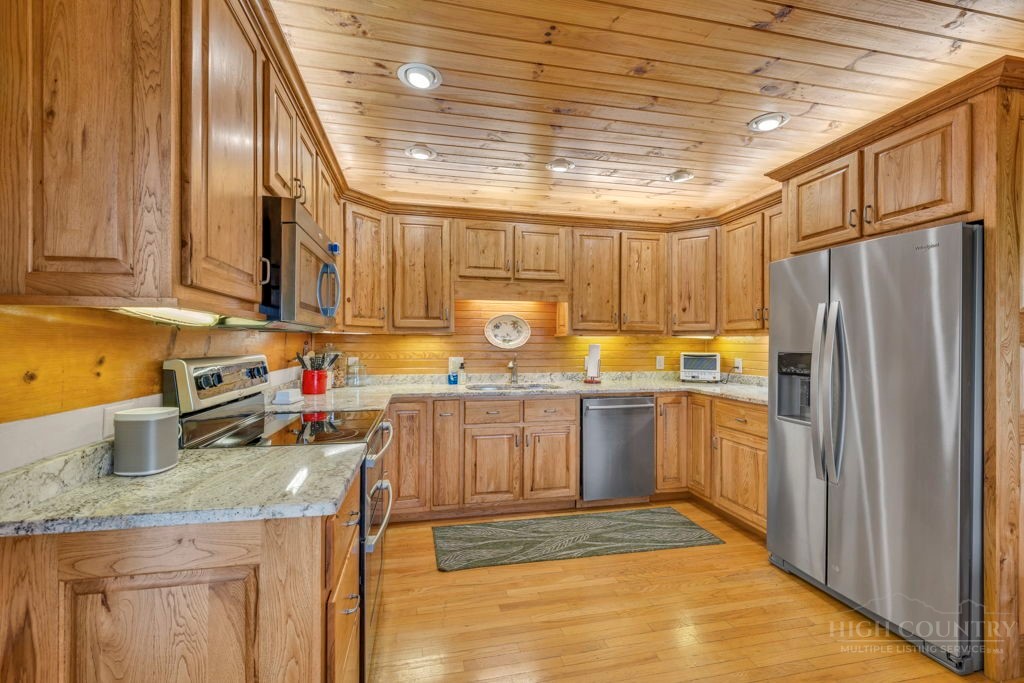 526 Welcome Way Boone, NC 28607 - Photo 13 of 41 Gallery Image 13