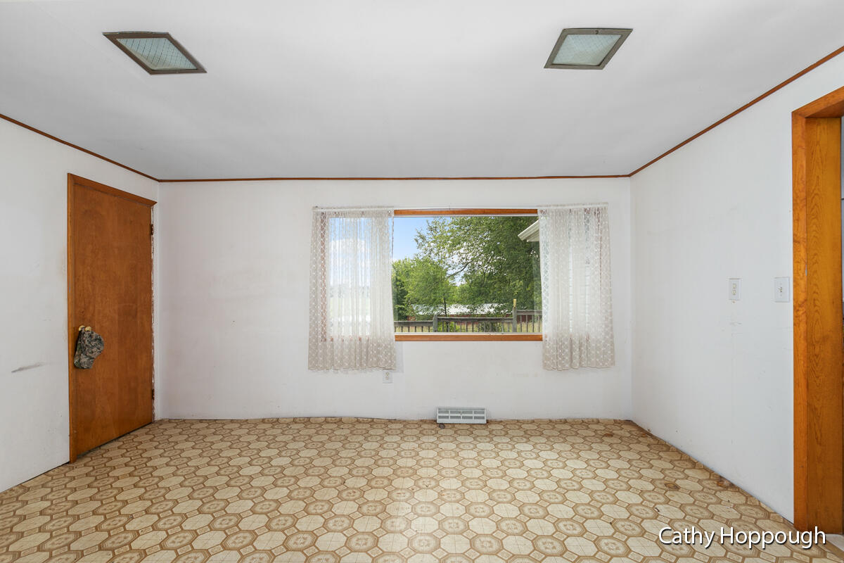 461 Fitzner Road Greenville, MI 48838 - Photo 6 of 25 IMG_1005