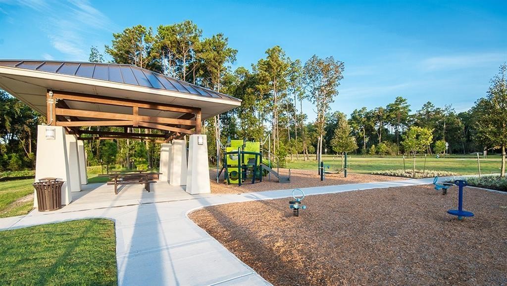 7723 London Tower Lane Houston, TX 77044 - Photo 10 of 11 a view of a park with slide