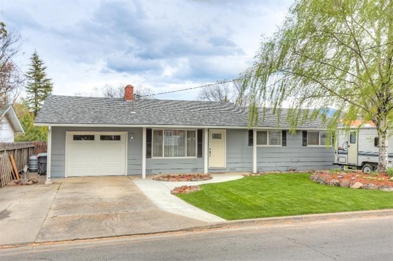 305 South Rose Street Phoenix, OR 97535 - Photo 32 of 35 Home features new exterior and interior
