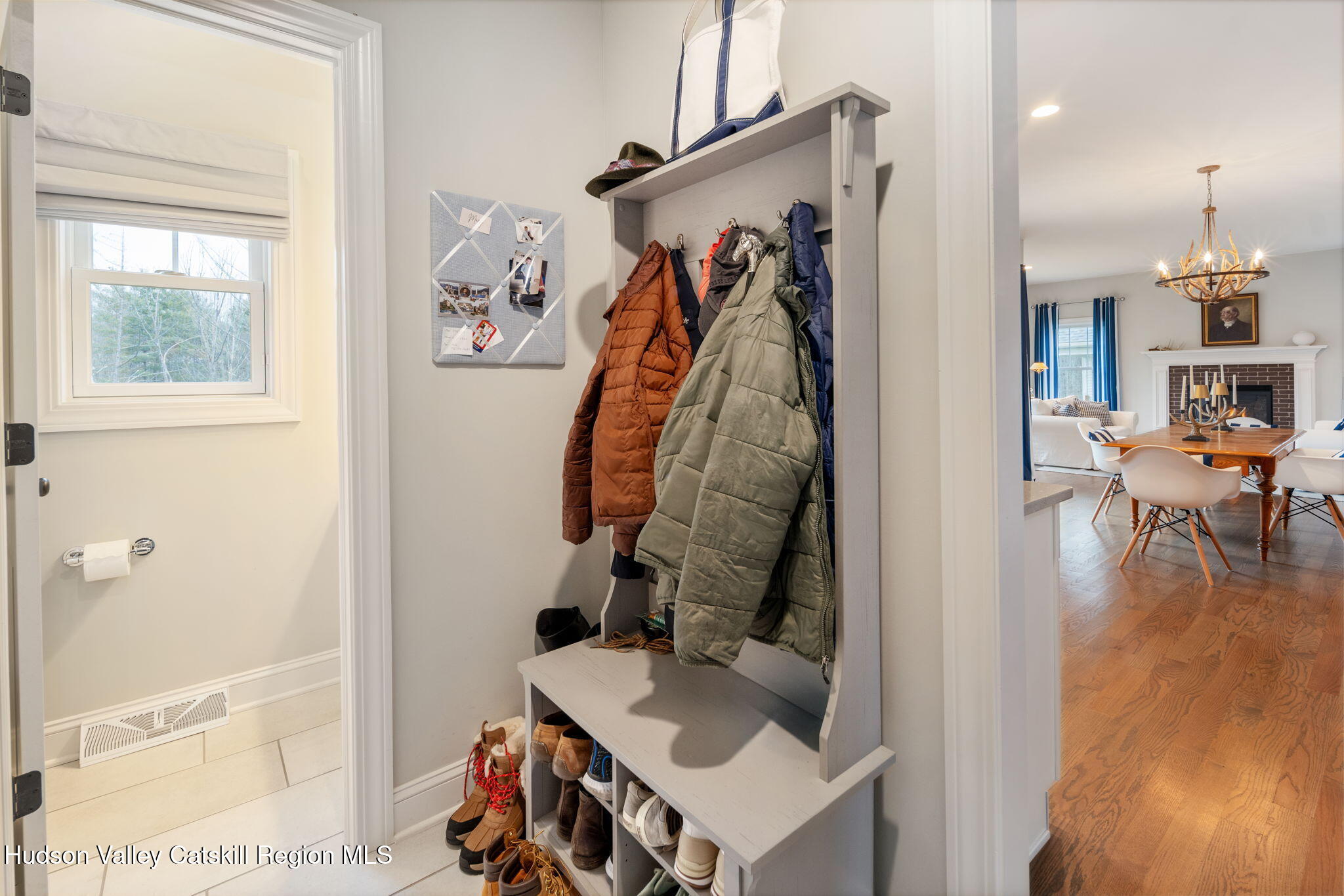 22 Edinburgh Court New Scotland, NY 12159 - Photo 20 of 48 a view of a living room and bathroom