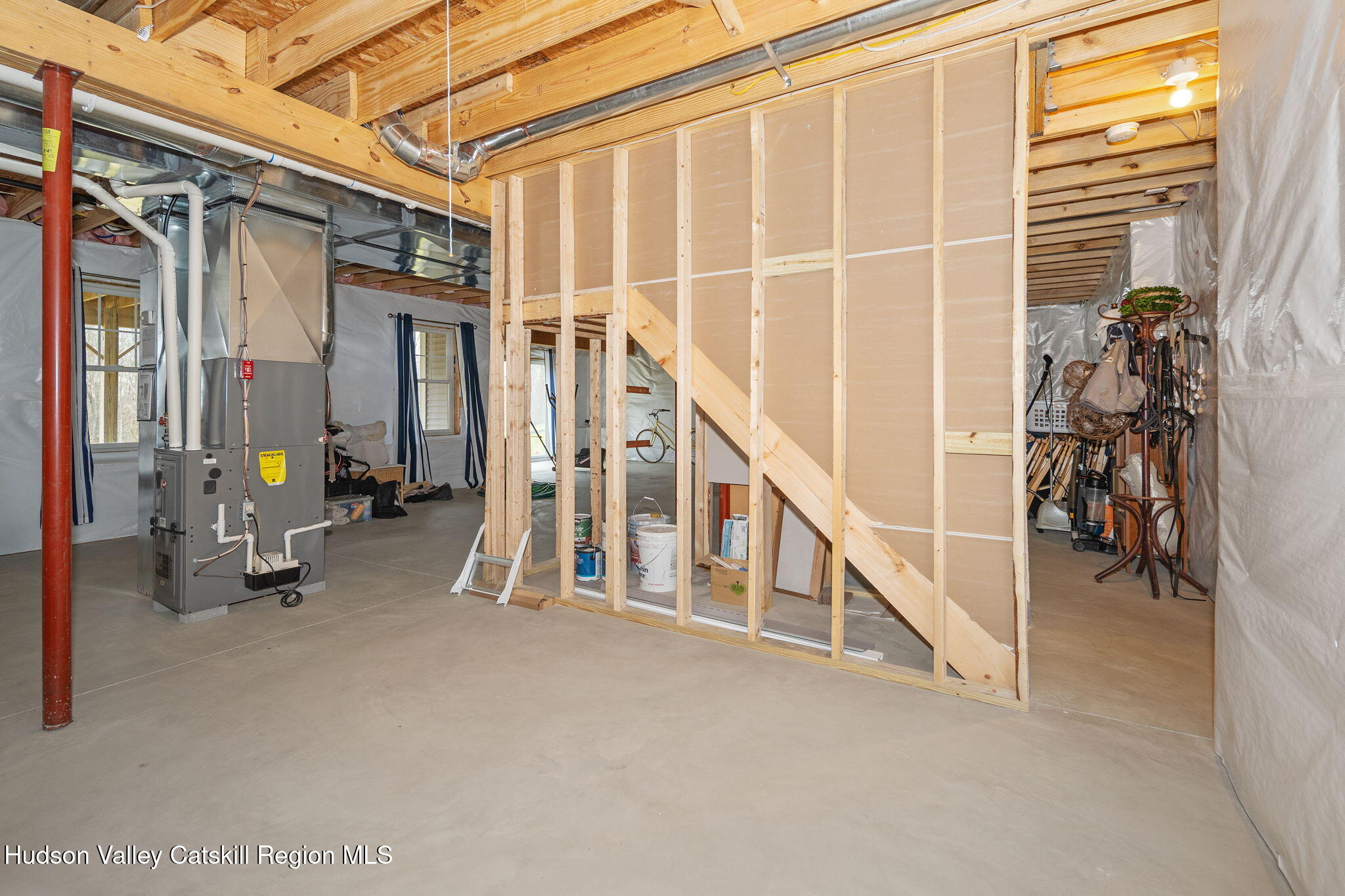 22 Edinburgh Court New Scotland, NY 12159 - Photo 38 of 48 a view of an empty room with stairs