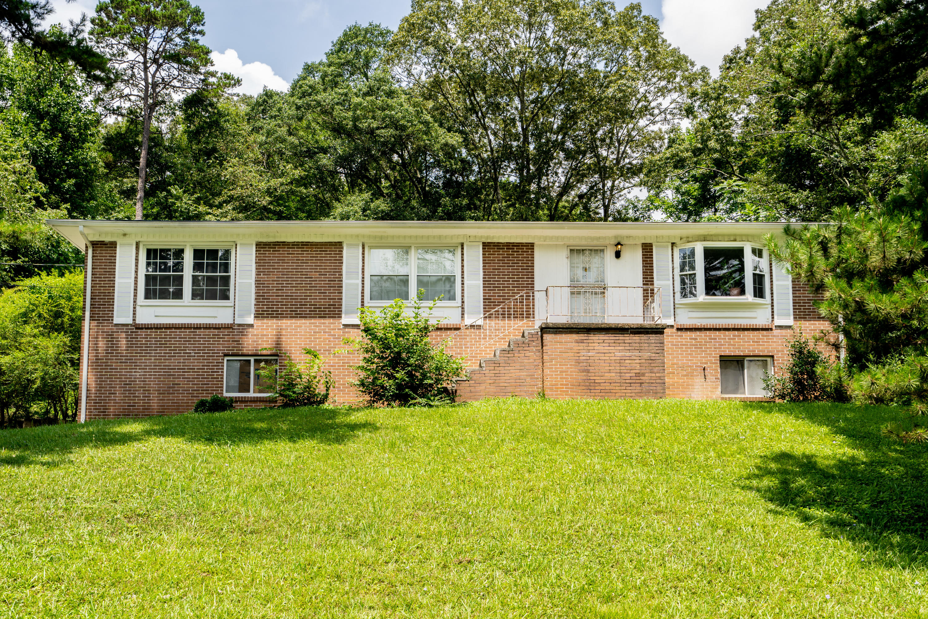 3833 Churchill Road Chattanooga, TN 37406 - Photo 1 of 27 DSC00002