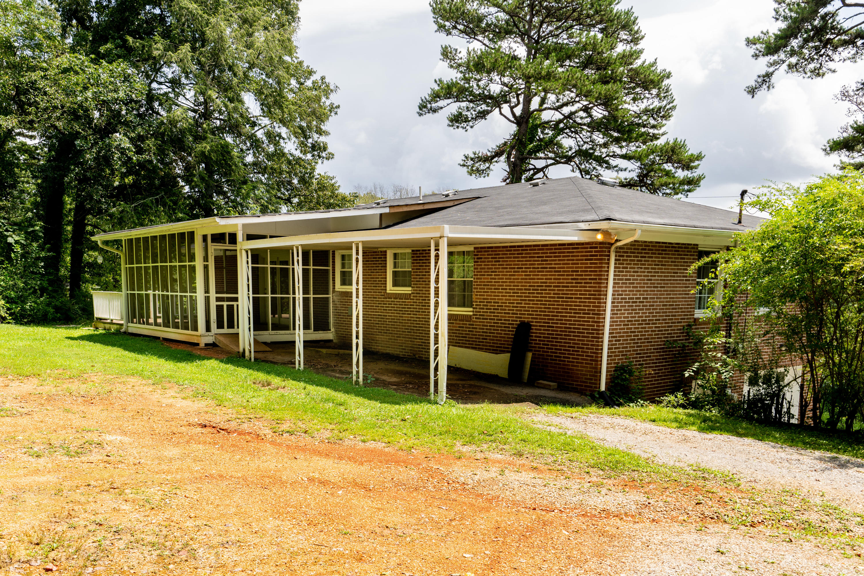 3833 Churchill Road Chattanooga, TN 37406 - Photo 25 of 27 DSC00007