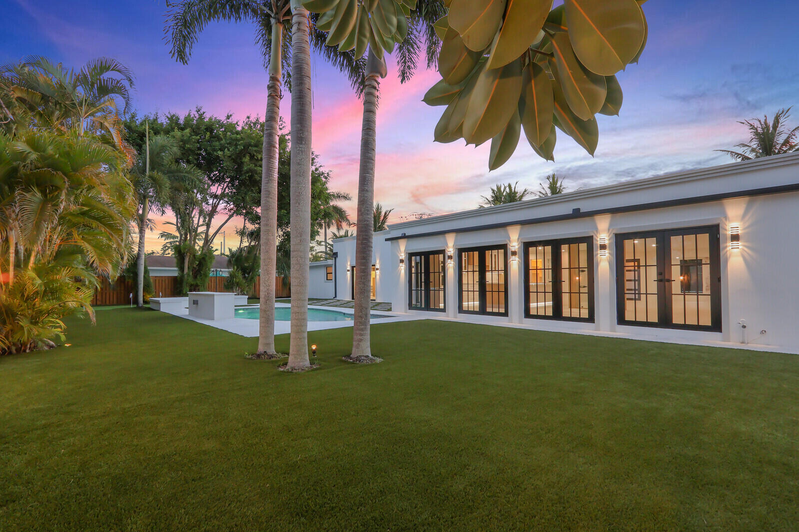 391 West Riverside Drive Tequesta, FL 33469 - Photo 14 of 52 14_Twilight_14_mls