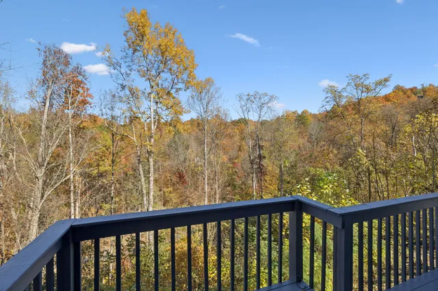 306 Beech Ridge Lane, Gatlinburg, TN 37738
