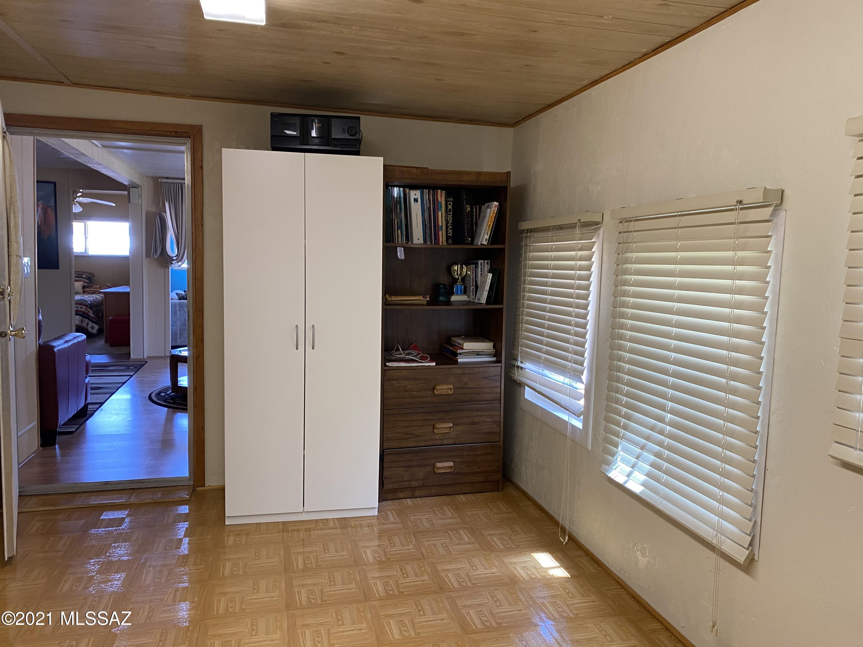 5549 West Box R Street Tucson, AZ 85713 - Photo 8 of 14 Gallery Image 8