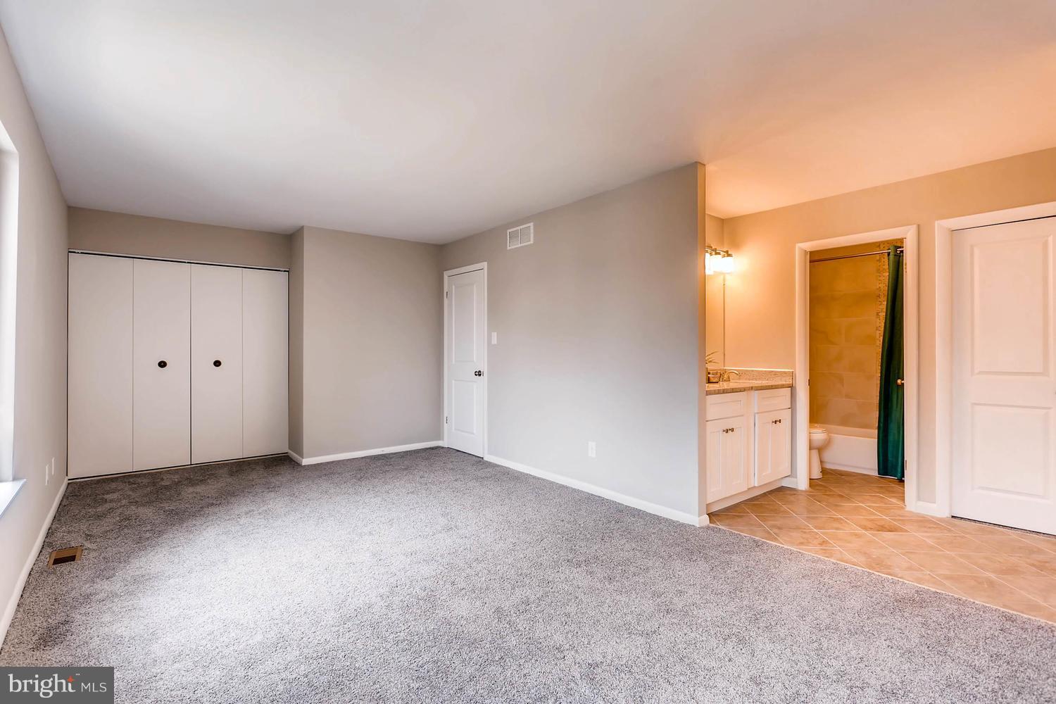 4424 Roland Springs Drive Baltimore, MD 21210 - Photo 17 of 28 Bedroom (Master)