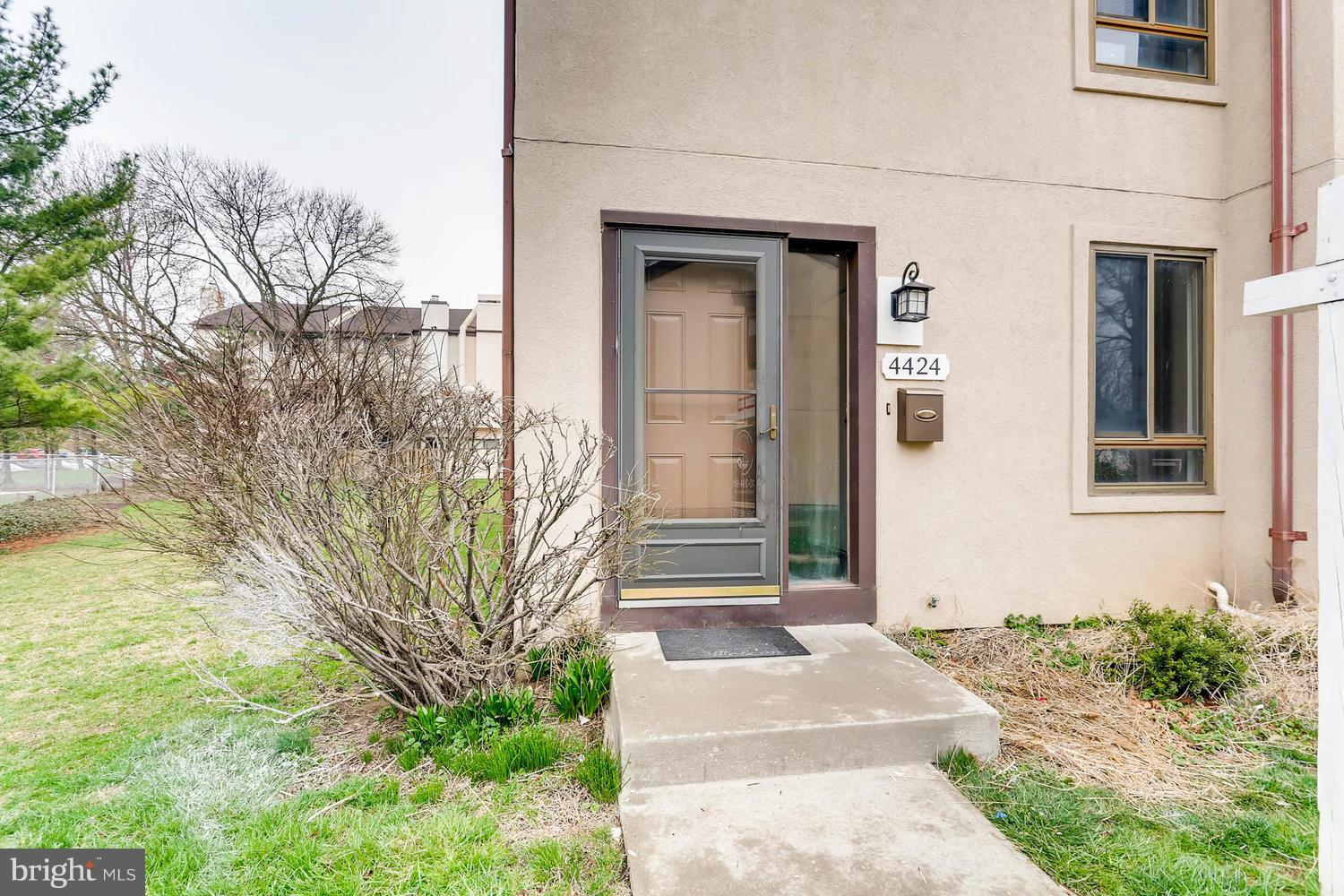4424 Roland Springs Drive Baltimore, MD 21210 - Photo 6 of 28 Exterior (Front)