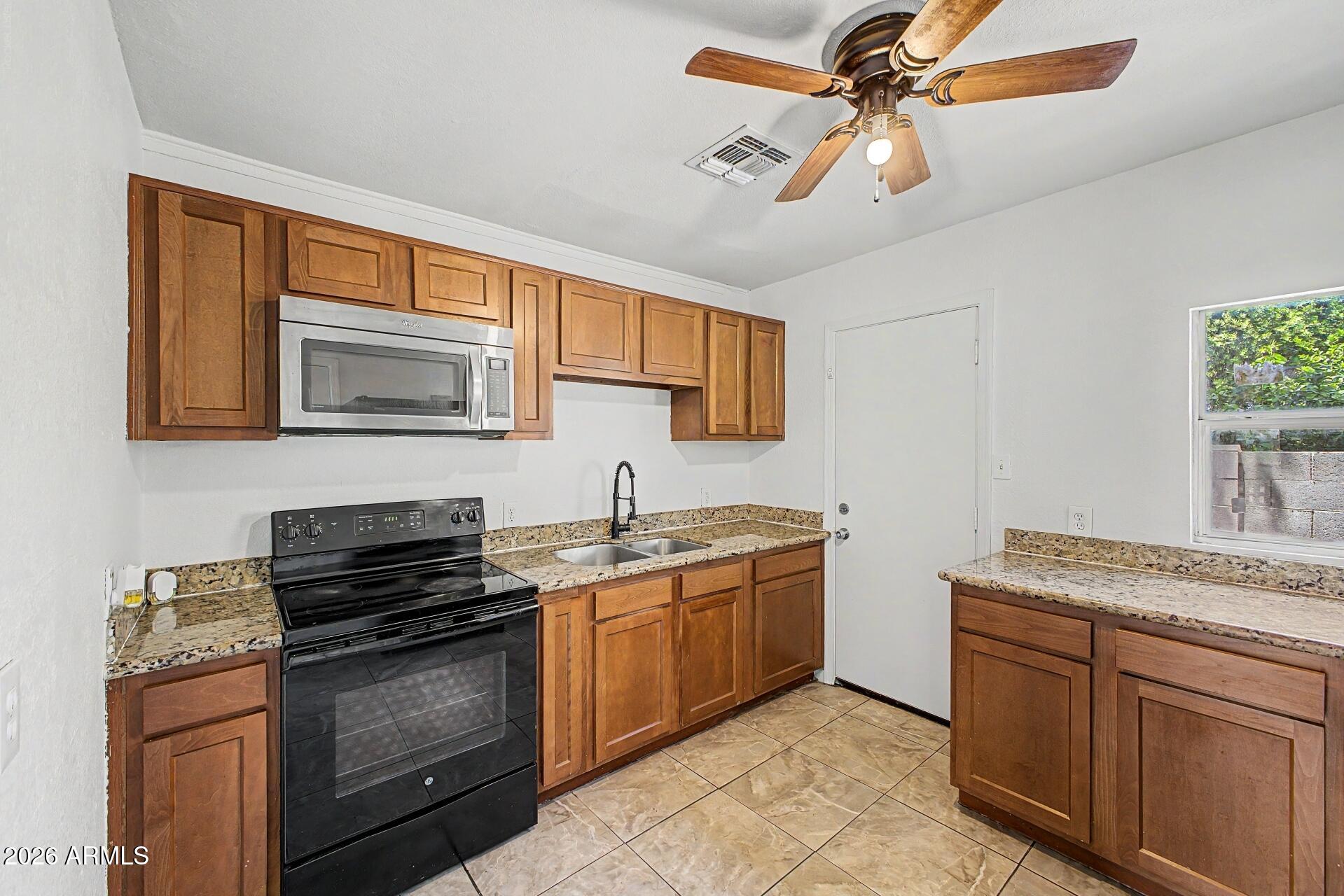 1010 East Chipman Road Phoenix, AZ 85040 - Photo 12 of 25 12 - Chipman