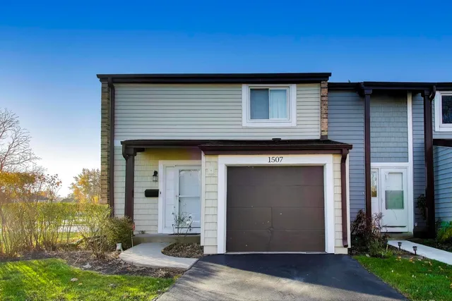 $309,900 | 1507 Clearwater Lane, Wheeling, IL 60090