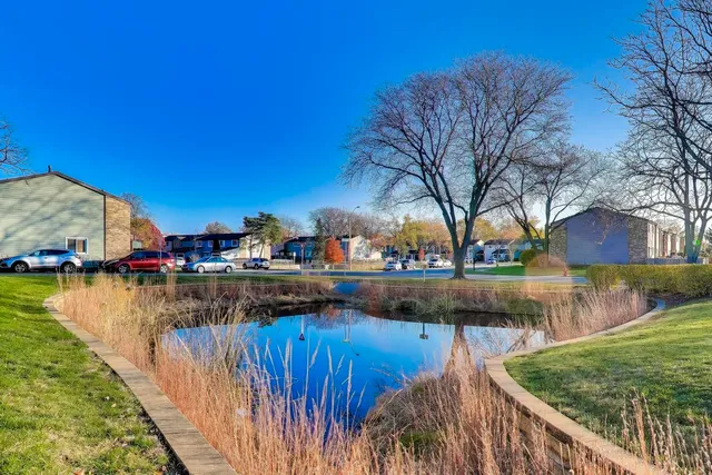 $309,900 | 1507 Clearwater Lane, Wheeling, IL 60090