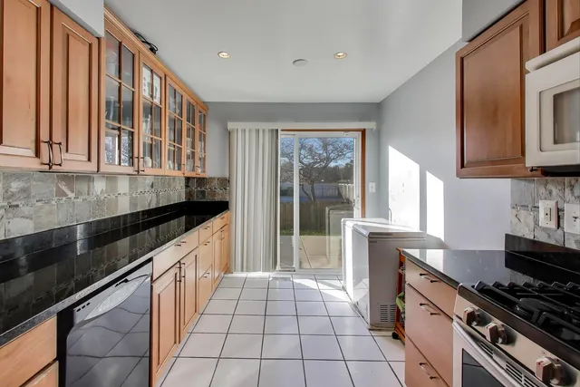 $309,900 | 1507 Clearwater Lane, Wheeling, IL 60090