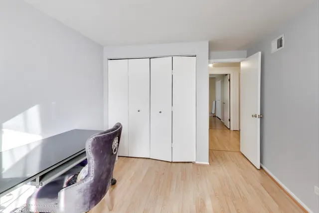 $309,900 | 1507 Clearwater Lane, Wheeling, IL 60090