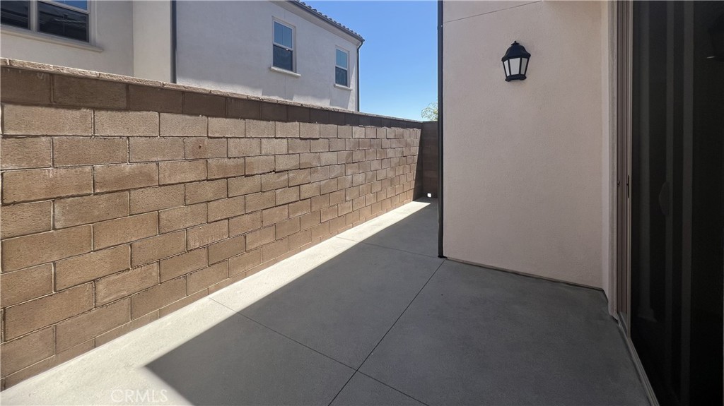 110 Sunnyside Irvine, CA 92618 - Photo 26 of 30 a bathroom with a bathtub