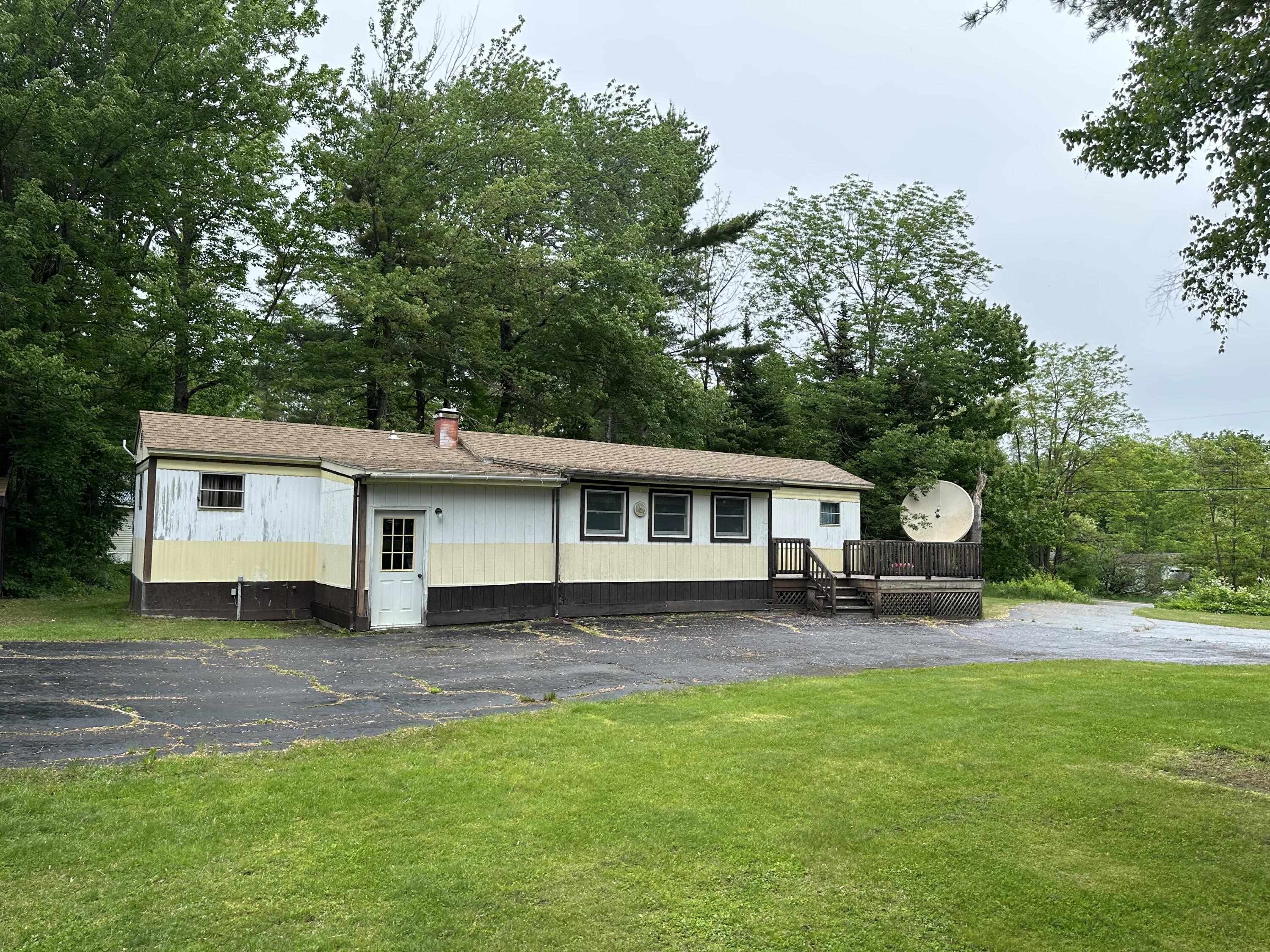 333 Middle Road Oakland, ME 04963 - Photo 4 of 27 Left Side View