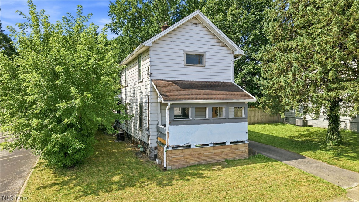 22 Spring Street Struthers, OH 44471 - Photo 2 of 28